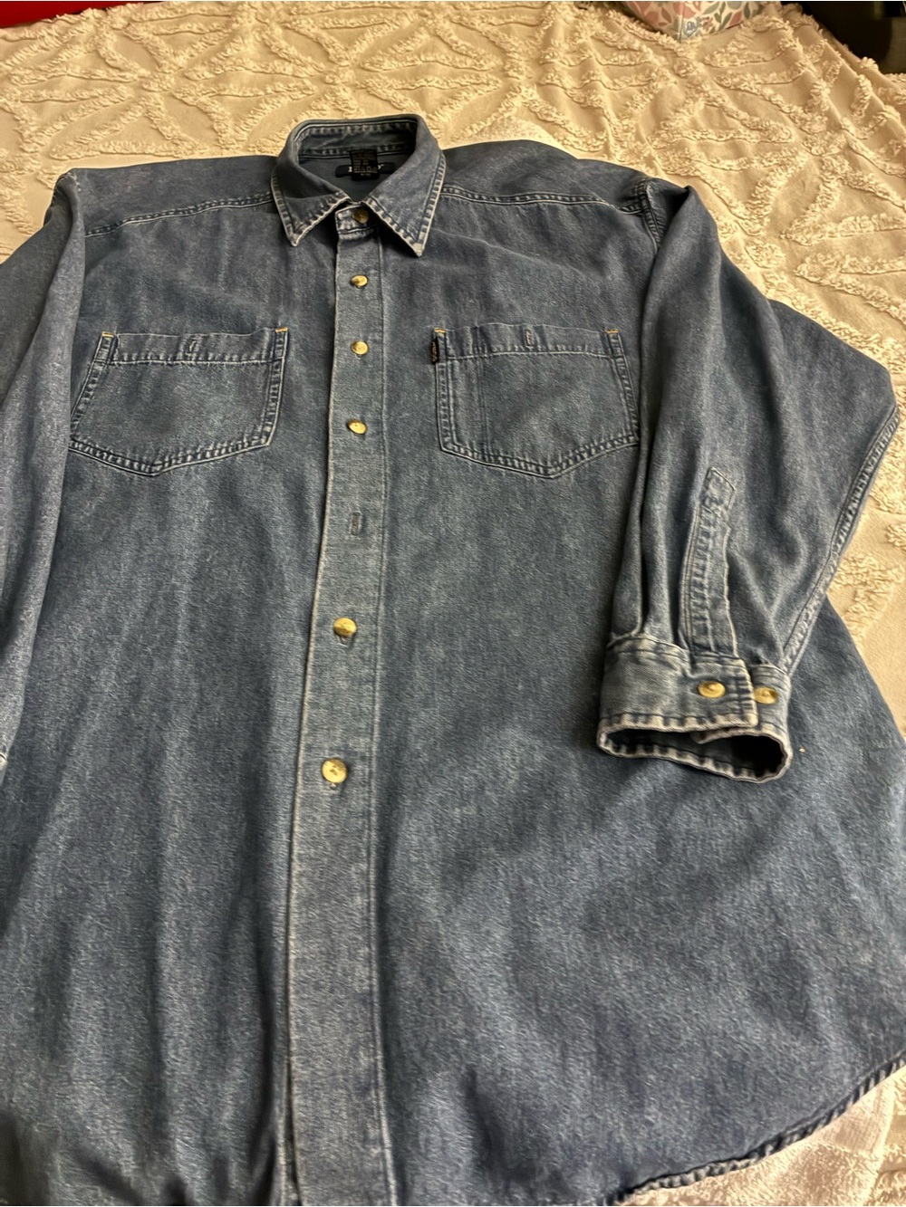 Pre-owned Vintage IZOD Women’s denim button down shirt button wrists and collar